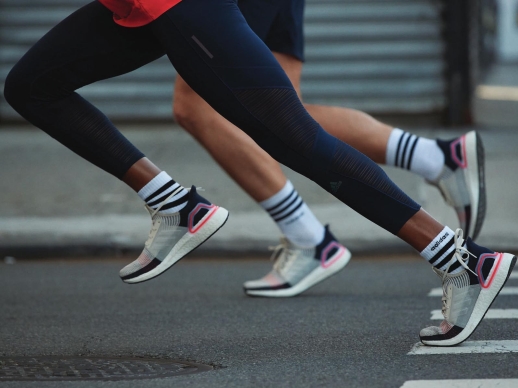 Tenisky_Adidas_Ultraboost 19_Beh