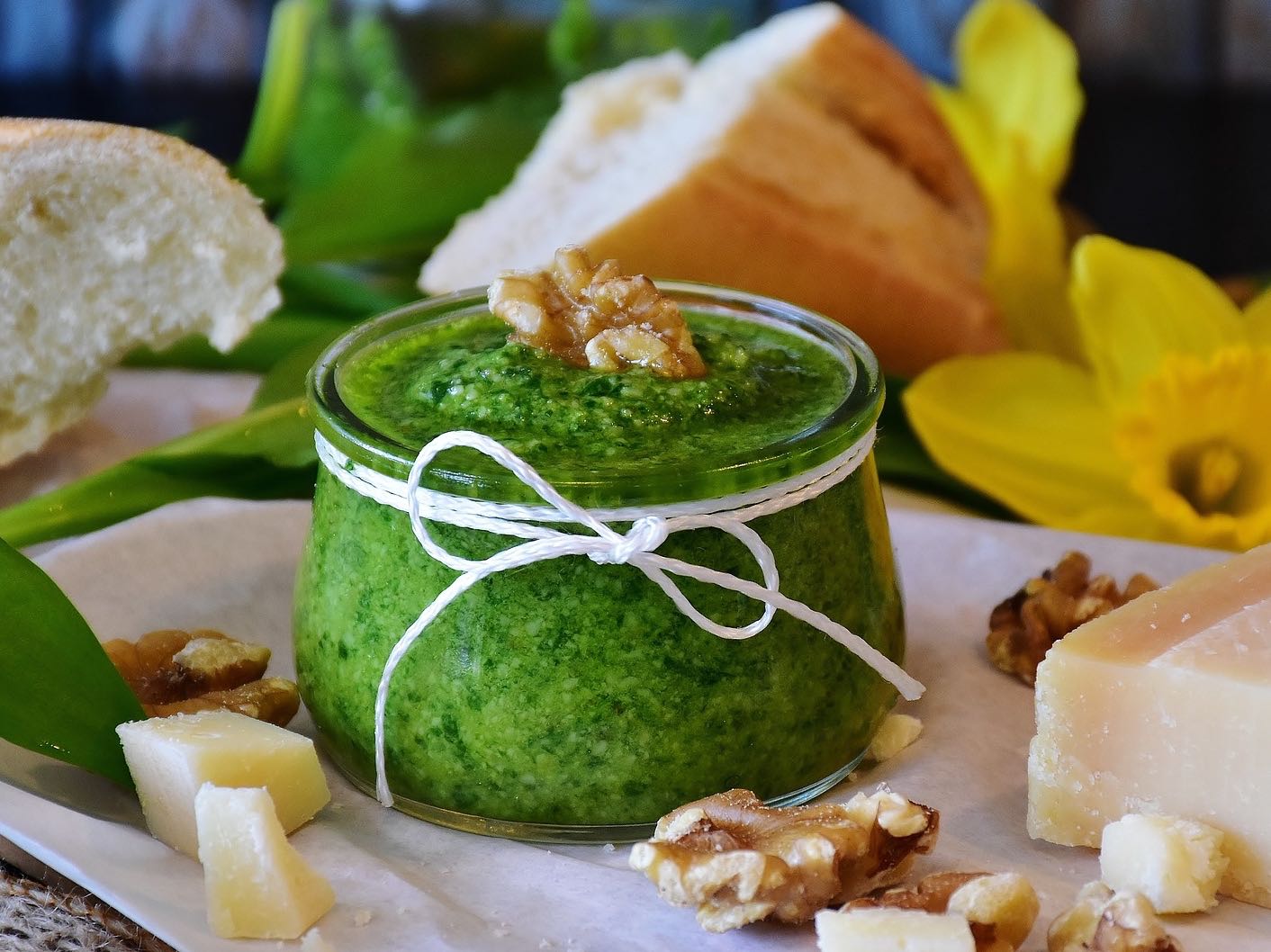 Medvedi cesnak_Pesto_Image by RitaE from Pixabay_4-3