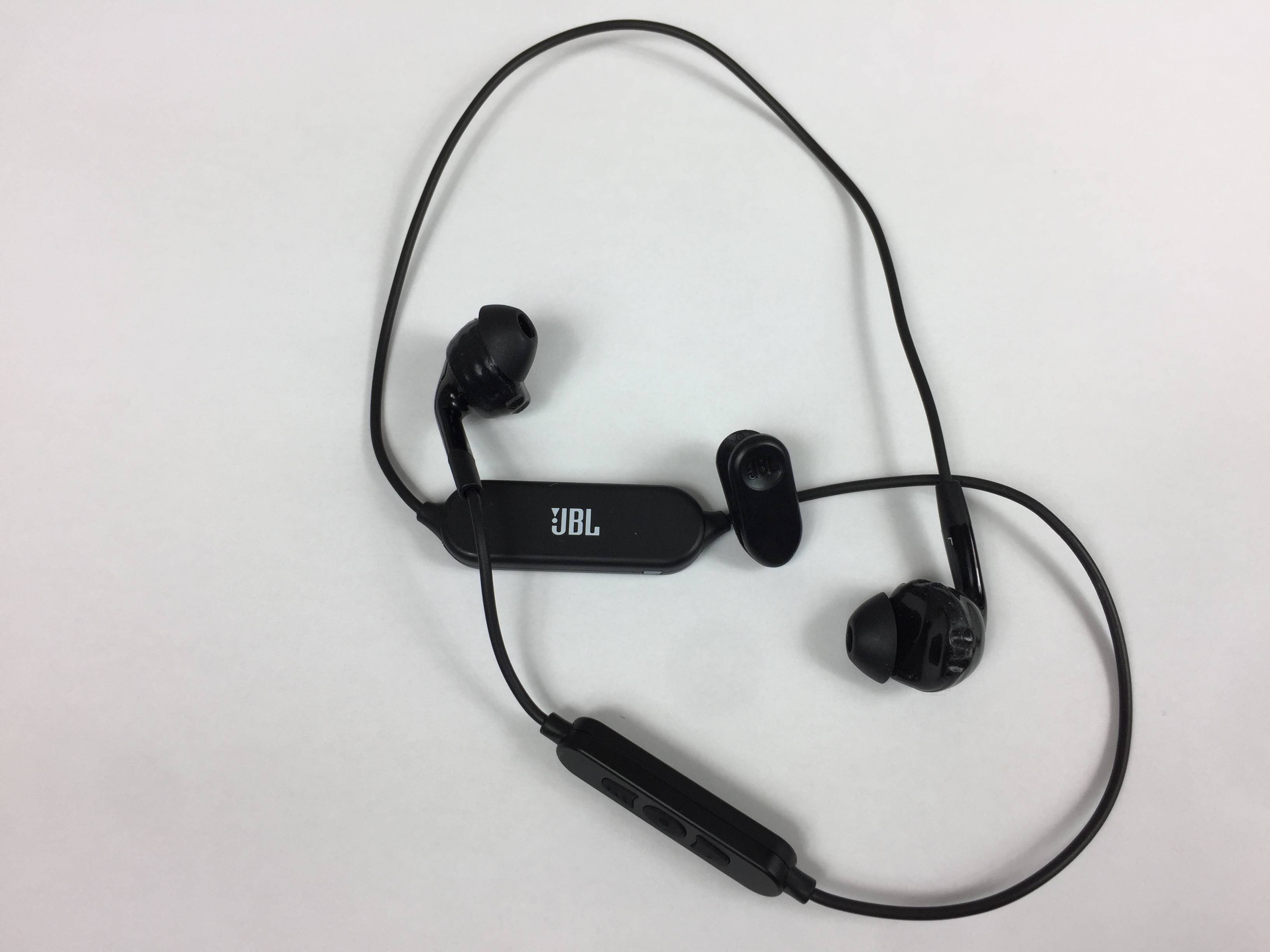 JBL sluchatka 1