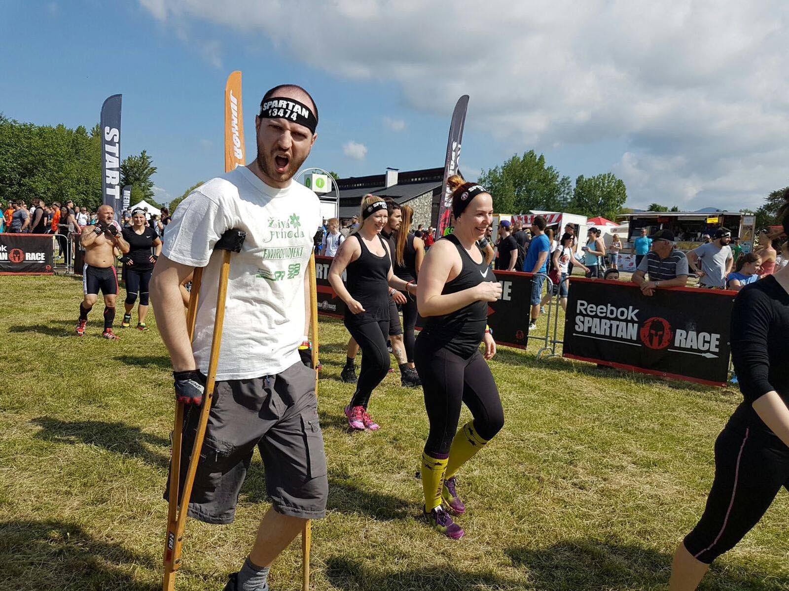 Nezastavil ho ani hendikep. spartan race zvldol so cou