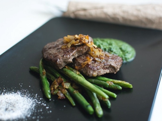 Paleo diéta ako nový trend moderného stravovania: Čo na ňu hovoria slovenskí odborníci?